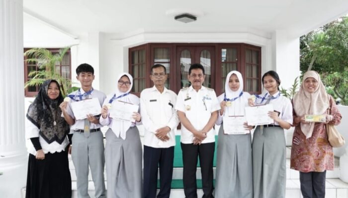 Raih Emas AISEEF 2023, Pj Wali Kota Tebingtinggi Apresiasi Empat Pelajar SMAN 1