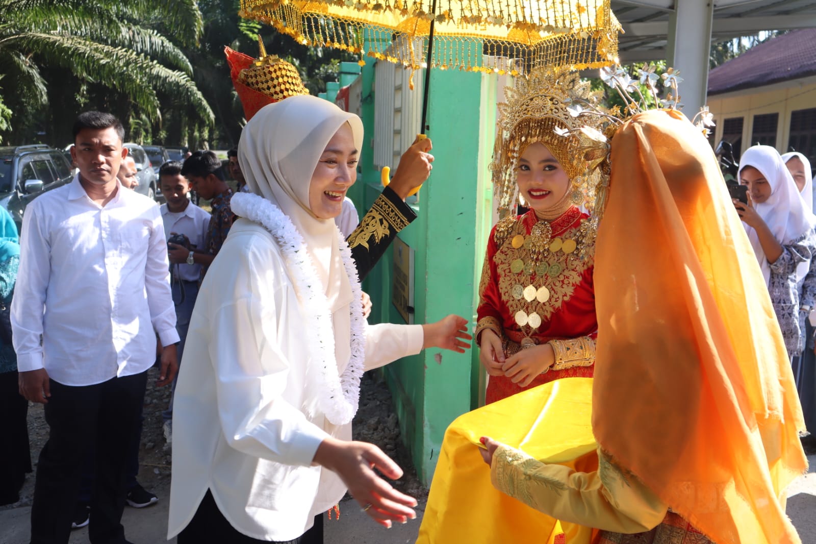 Pj Ketua TP KK Aceh Sosialisasi Cegah Pernikahan Dini Di SMAN 3 Kuala