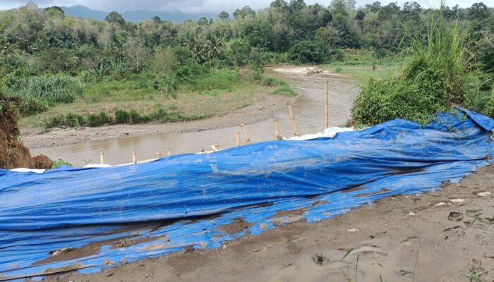 Tanggul Irigasi Jebol Dan Amblas, Diminta Mengadu Ke Presiden