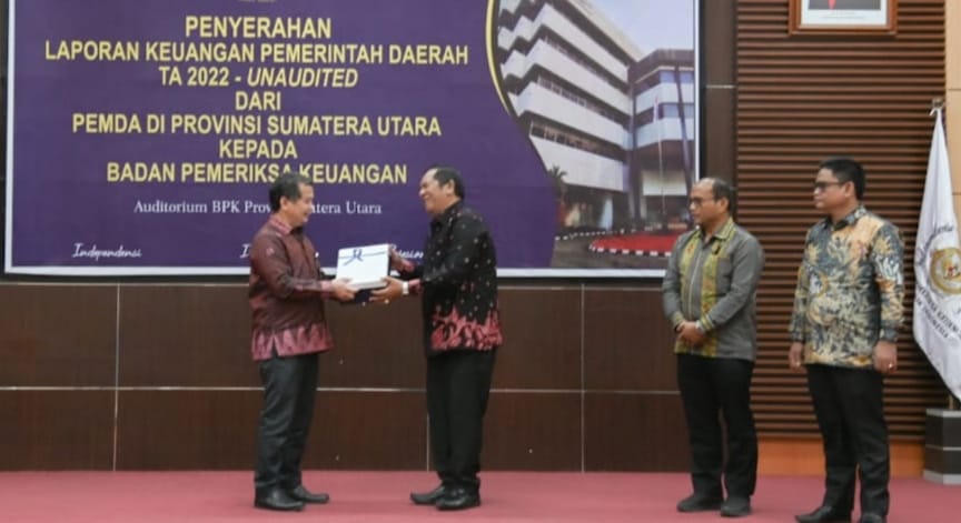 Wali Kota Sidempuan Serahkan Laporan Keuangan Ke BPK