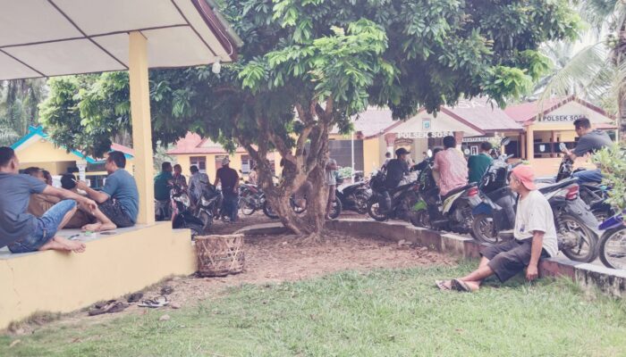 Empat Warga Dipanggil Terkait Sengketa Lahan, Puluhan Warga Datangi Polsek Sosa