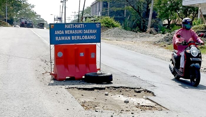 Jalinsum Wilayah Pidie Bertabur Lubang Maut