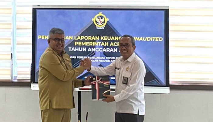 Sekda Serahkan Dokumen Laporan Keuangan Pemerintah Aceh Tahun 2022 Kepada BPK RI