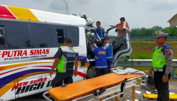 Bus Penumpang Tabrak Truk Di Tol Sergai, 1 Tewas