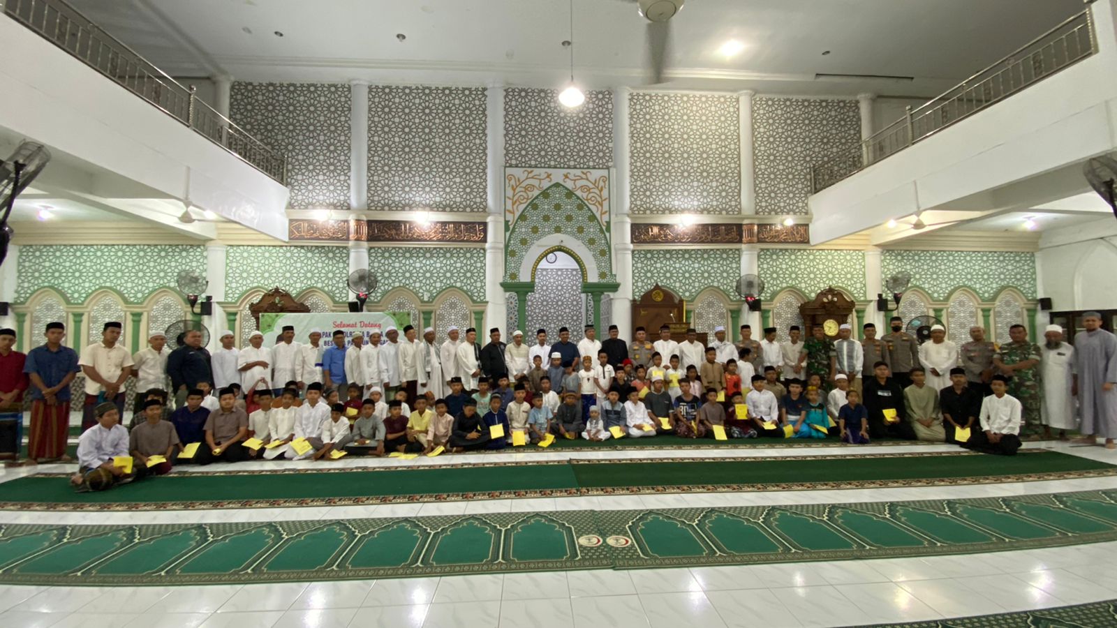Kapolresta Banda Aceh Buka Program Anak Mulia Subuh Berjamaah Kapolresta Banda Aceh Buka Program Anak Mulia Subuh Berjamaah