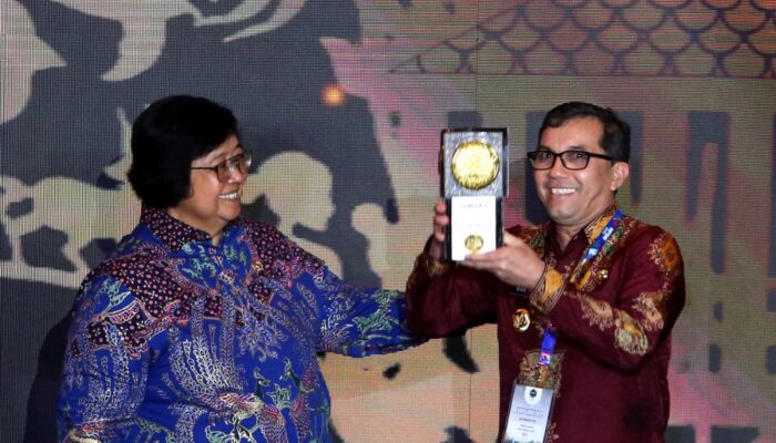 Empat Tahun Absen, Kota Banda Aceh Kembali Raih Piala Adipura 2022