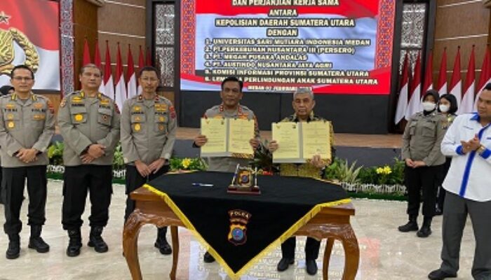 Kapoldasu Dan Ketua KI Sumut Teken MoU