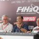 KOPIKO menjadi sponsor utama F1 Powerboat 2023 di Danau Toba. Menko Maritim dan Investasi Luhut Binsar Pandjaitan (tengah) menunjukkan Kopiko. Waspada/Ist