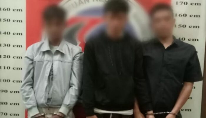 Tersangka Penjual Narkoba Bersama Dua Pelanggan Diciduk Polisi