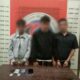 Tersangka RRL, 26 bersama dua pelanggan, ZS, 26 dan AR, 33 sama-sama warga desa Aek Tinga, kecamatan Sosa, Kabupaten Padanglawas diciduk Satres narkoba polres Palas, Jum'at (3/2). Waspada/Ist