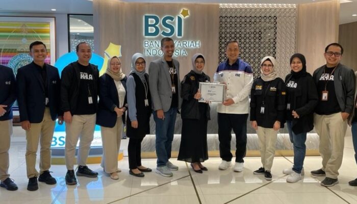 Sukses Implementasikan AKHLAK, BSI Raih Penghargaan ESQ