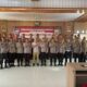 PERSONEL Polres Simalungun foto bersama saat pelatihan membuat konten medsos di aula Mako Polres, Senin (13/2). (Waspada/Ist)