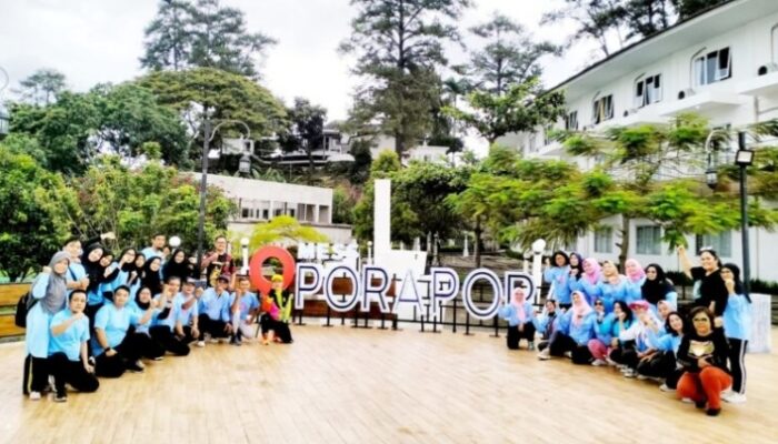 Arisan Alumni SMA Josua 91 Gelar Family Tour Kaldera 