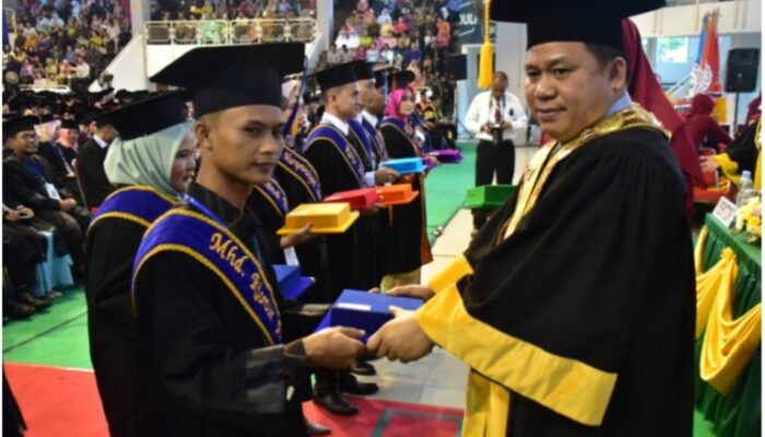 Unimed Wisuda 1.356 Sarjana Baru