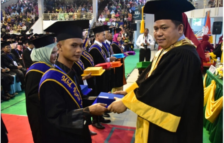Unimed Wisuda 1.356 Sarjana Baru