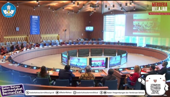 Revitalisasi Bahasa Daerah Milik Indonesia Menggema di UNESCO Paris