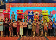 PT Asuransi Jiwa Sequis Life menggelar customer gathering untuk nasabahnya di kota Medan, Sumatera Utara sekaligus merayakan Tahun Baru Imlek dengan tema Chinese New Year Get Together bersama President Director & CEO Sequis Life Tatang Widjaja diapit oleh Director & Chief Agency Officer Sequis Franky Nayoan (kedua dari kanan), Compliance Director Sequis Yutaka Shimakawa (kanan) dan Presiden Direktur Sequis Aset Manajemen Sigit Pratama Wiryadi (kiri).