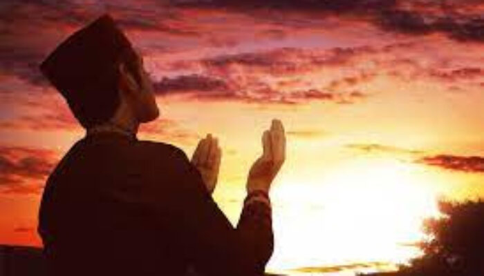 <strong><em>Li Nuriyahu Min Aayaatinaa</em></strong>