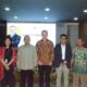 DEKAN FEB USU Dr. Fadli, SE, MSi, bersama para narasumber diskusi internasional. Waspada/Ist