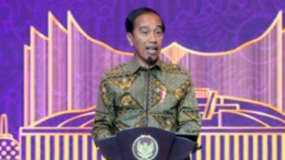 Jokowi Minta OJK Awasi Ketat Industri Jasa Keuangan 