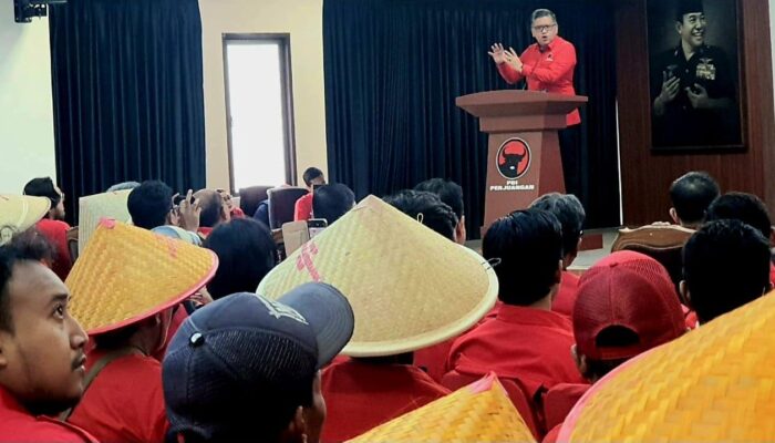 Hasto: Berpolitik Terkadang Melawan Arus