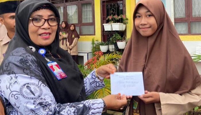 MAN 1 Padangsidimpuan Bangga Siswanya Juara Atletik