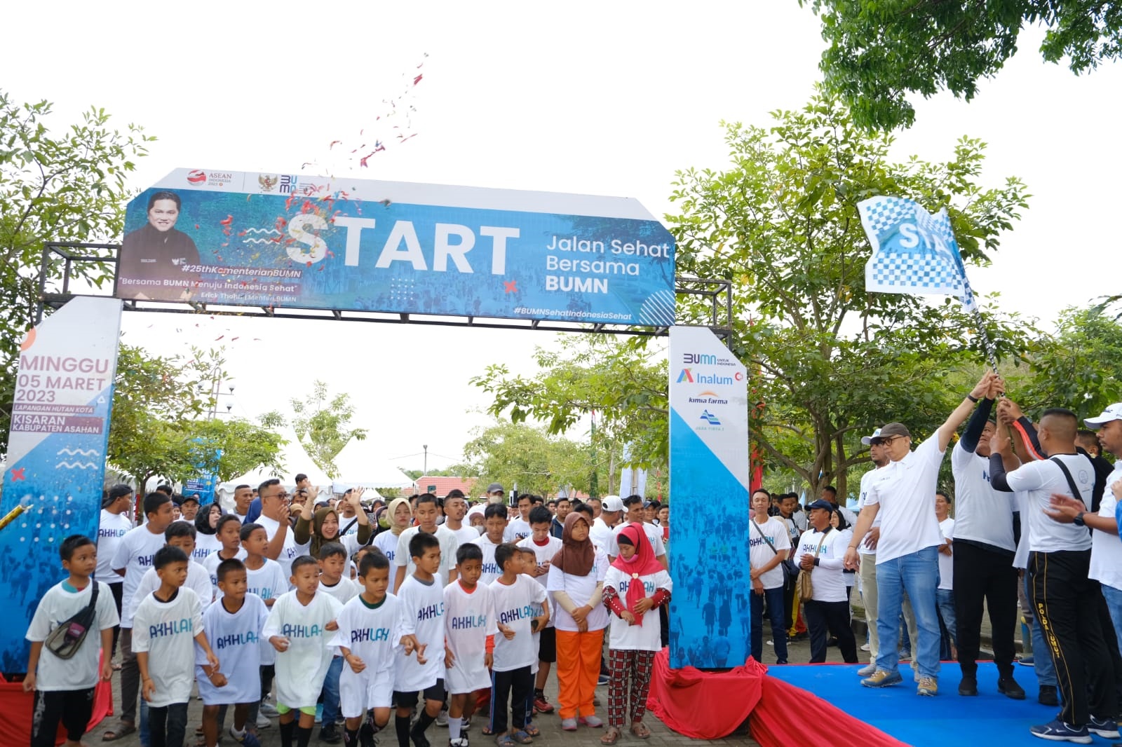 <strong>Jalan Sehat Bersama HUT Kementerian BUMN</strong>