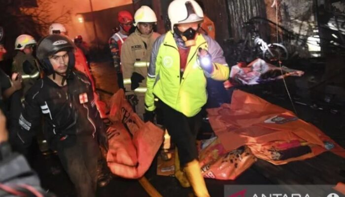 Kebakaran Depo Pertamina Plumpang Tewaskan 13 Orang, 49 Luka Bakar