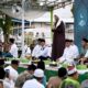 SYEIKH Hussein Jaber, menyampaikan ceramah, pada acara berbuka puasa bersama dengan guru mengaji dan guru madrasah, di halaman rumah dinas Gubsu. Waspada/Ist