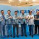 Wakil Presiden Direktur BCA Armand W Hartono (tengah), Direktur BCA Finance/Ketua Panita BCA Expoversary 2023 Petrus Santoso Karim (ketiga dari kanan), Kepala Sub divisi Pengembangan Bisnis & Pemasaran Transaksi Perbankan BCA Dody Santosa Iswan (kiri), Kepala Divisi Bisnis Kredit Konsumer BCA Welly Yandoko (kedua dari kiri), Kepala Kantor Cabang Utama BCA Medan Dicky Anton (ketiga dari kiri), Deputi Direktur Marketing Afiliasi KSM BCA Didi Irwanto Setiawan (kanan), dan direktur BCA Insurance Sri Anggraini (kedua dari kanan) berpose bersama saat membuka BCA Expo 2023 di Mall Centre Point, Medan (3/3).