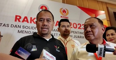 KEPALA Dinas Kepemudaan dan Keolahragaan (Dispora) Sumut Baharuddin Siagian, saat memberikan penjelasan kepada wartawan. Waspada/Ist
