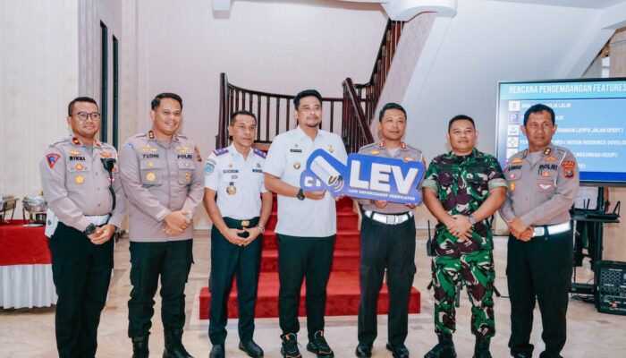Pemko Medan Serahkan Aplikasi LEV Kepada Polda Sumut, Bobby Nasution: Tingkatkan Kepatuhan & Ketertiban Masyarakat Berlalulintas