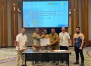 PLN UIP Sumbagut melakukan rapat koordinasi (Rakor) dan penandatanganan PKS dengan Dinas Lingkungan Hidup dan Kehutanan (DLHK) Kota Subulussalam, Kamis (2/3/2023).