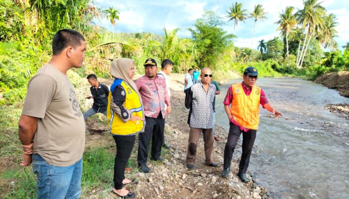 Dinas PUPR Luruskan Sungai Dan Pasang Bronjong Muara Aeksibontar Madina