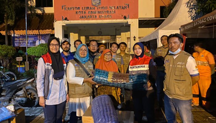 Kolaborasi PGN Subholding Gas Pertamina & Team Pertamina Peduli, Salurkan Bantuan Warga Terdampak Kejadian di Integrated Terminal Plumpang
