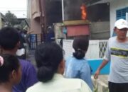 Diduga Korslet, Mobil Mewah Terbakar Di Garasi