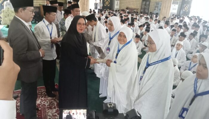 746 Siswa Al Azhar Dan SMP Ar-Rahman Percut Khatam Alquran Akbar