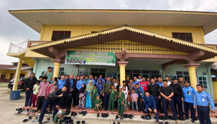 Avsec Group 2 KNIA Bantu Sembako Ke Panti Asuhan