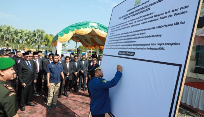 Pj Bupati Aceh Besar Pimpin Ikrar Netralitas ASN Jelang Pemilu Dan Pilkada 2024