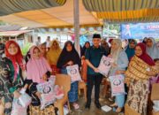 H. Tondi Roni Tua Bagikan Beras 9 Ton Saat Reses Di Palas