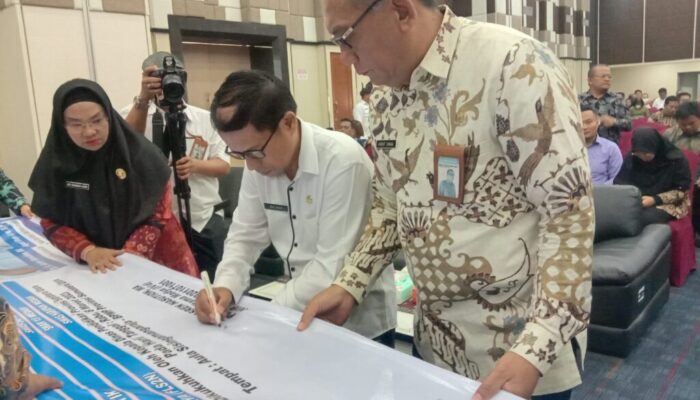 Kadisdik Sumut Kukuhkan Pengurus MKKS SMA Cabdis Wilayah I Periode 2023-2027