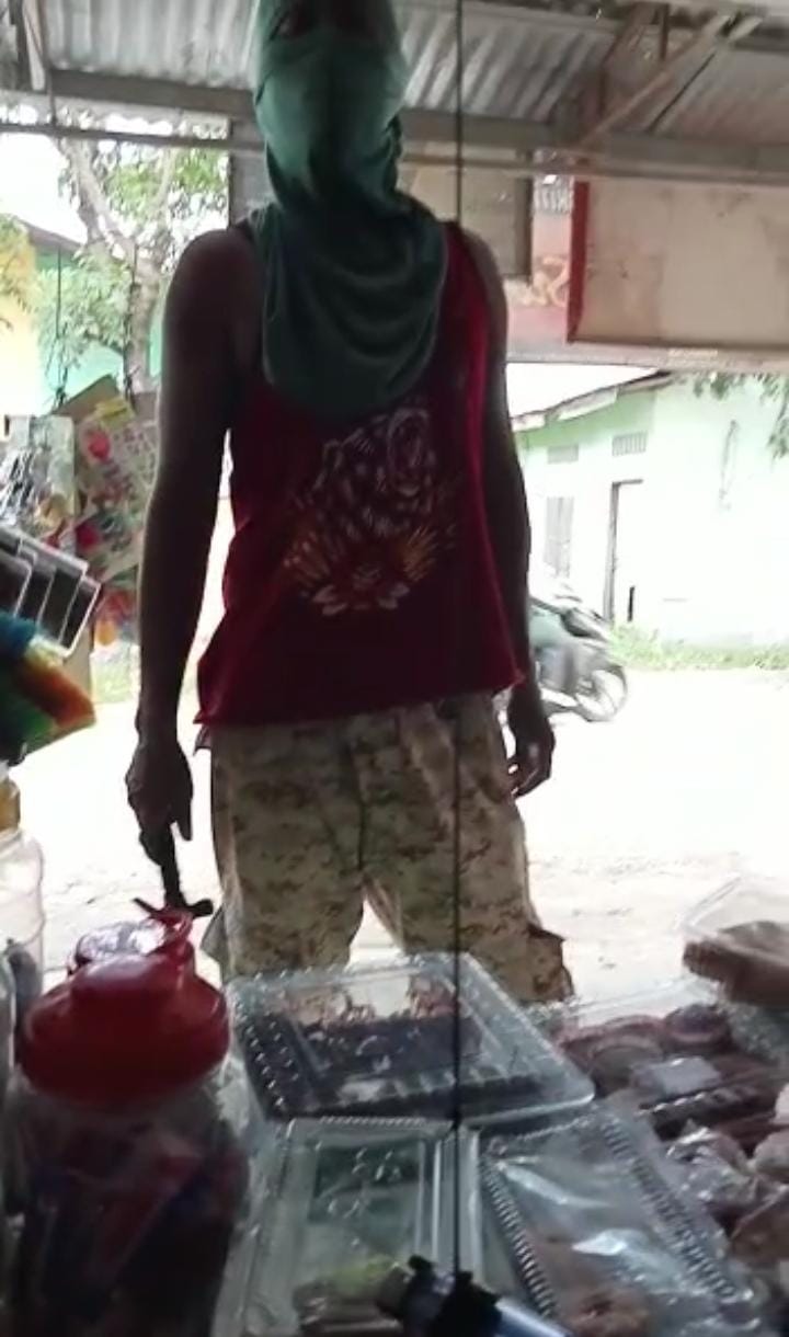 Pria Bawa Martil Ancam Pedagang Grosir Viral Di Medsos