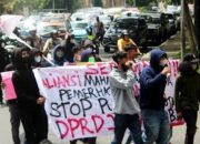 Mahasiswa P. Siantar Gelar Aksi Turun Ke Jalan