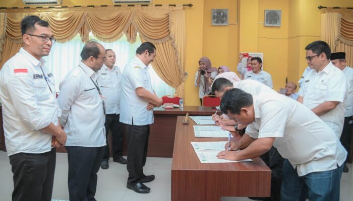 Camat Di Sidempuan Teken Komitmen Capaian Target PBB 2023