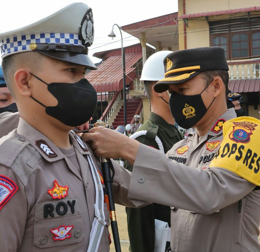 Kapolres Pimpin Apel Gelar Pasukan Operasi Keselamatan Toba Di P.Siantar