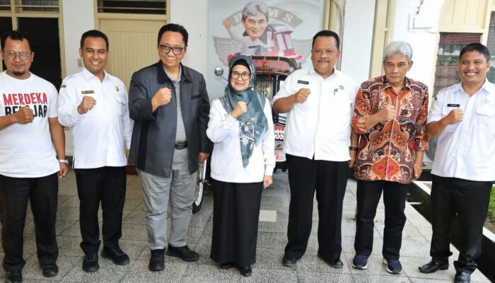 Digital Yang Semakin Tidak Terkendali Butuh Sosialiasi Dan Edukasi Persuasif
