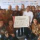 PT Bursa Efek Indonesia (BEI), bersama PT Kliring Penjaminan Efek Indonesia (KPEI), PT Kustodian Sentral Efek Indonesia (KSEI), didukung oleh Otoritas Jasa Keuangan (OJK) dan bekerjasama dengan Pemerintah Kota Surakarta, serta 15 Perusahaan Sekuritas di Kota Surakarta, secara simbolis melakukan penandatanganan Pencanangan Edukasi dan Literasi Pasar Modal kepada 1.000 Aparatur Sipil Negara (ASN) Pemerintah Kota Surakarta dan Launching Program Solo CERIA (Cerdas Investasi Aman) pada Selasa (7/3).