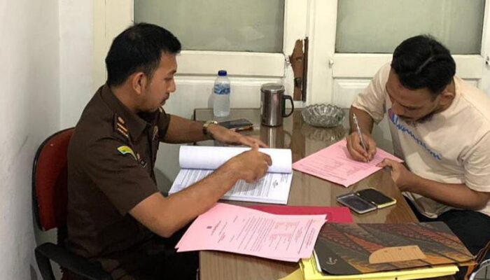 Kejari Bireuen Terima Tersangka Dan BB Narkoba