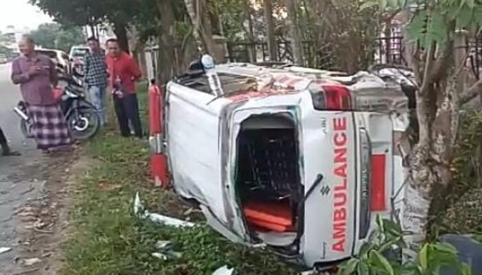 Ambulans Aceh Timur Kecelakaan Di Bireuen