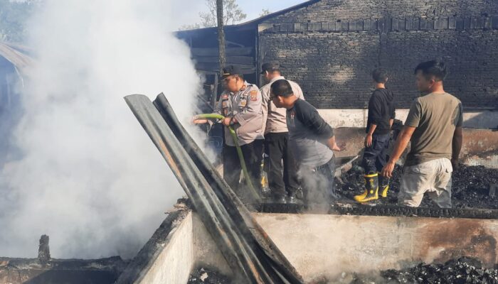 7 Rumah Di Raya Ludes Terbakar, Kerugian Ditaksir Rp1,1 Miliar